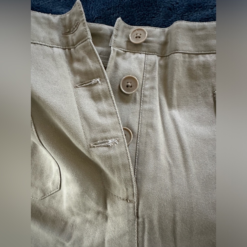 Ann Taylor Loft Khaki Front-Pocket Shorts | Size 14 - Picture 3 of 6
